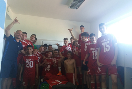 Legyőzték az eddig hibátlan listavezetőt