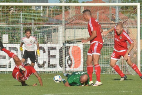  Küzdenek az első osztályért