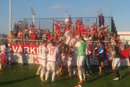  Döntetlen után is pezsgőfürdő, örömmámor