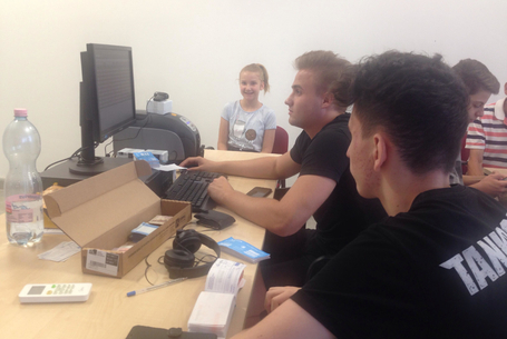 Megvan a századik kártyatulajdonos