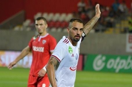 Lucas 2250 percnél tart