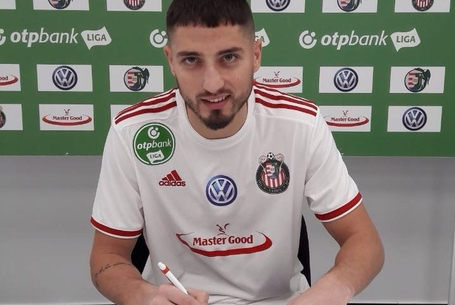 Aktív román válogatottat igazoltunk