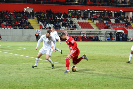 Félpályás gól és „panenkázás”