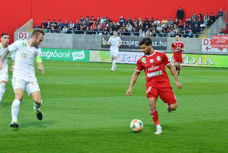 A baj nem járt egyedül