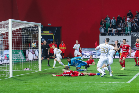 Gól, kiállítás, kapufa, helyzetek