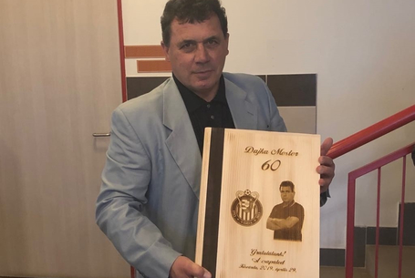 A Mestert köszöntötte a csapat