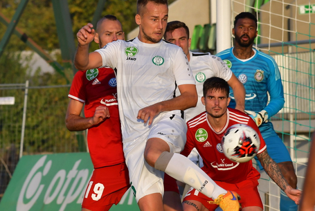 A bennmaradás a tét