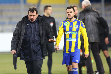 „Falfehér arccal nem mehetünk neki”