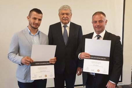 Sportigazgatói papírral