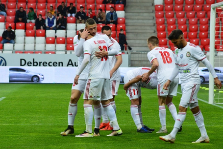 Együtt marad az alapcsapat