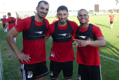 Lassan teljesen kiegyenesedünk