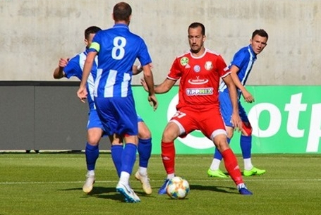 „Dél” északra tart