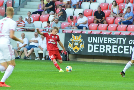 Csak egy tetszik az ötből