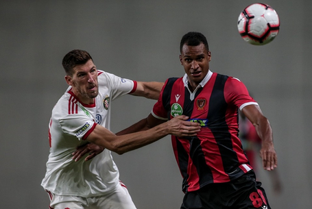 Tízből öten végig