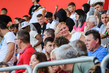 Biztonsági és jegyinformációk