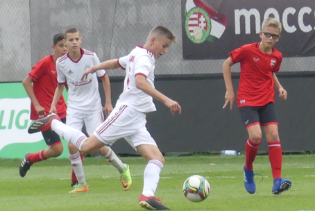 Nem baj, hogy kapura lőtte