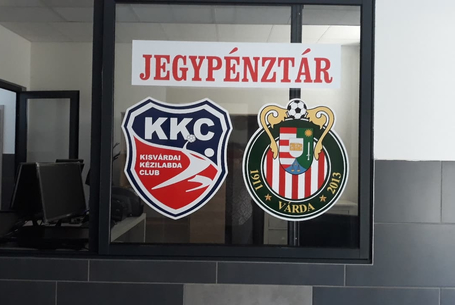 Jegyértékesítés a földszinten