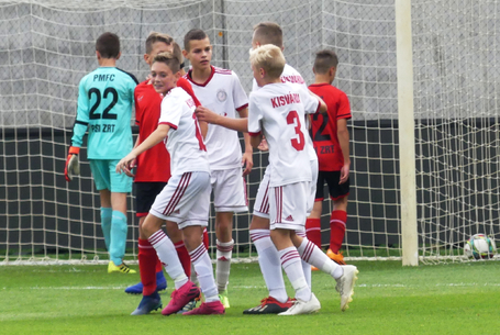 Hatossal ugrottak az élre