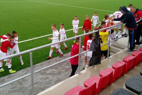 A hetedik te magad légy!