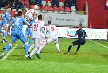 Hat gól és két piros