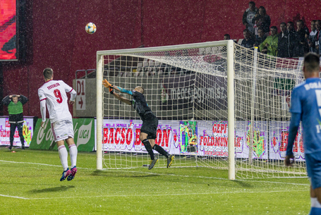 Két-két gól és védés