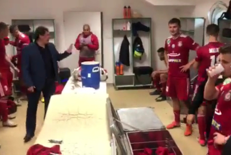 Csapatunk így ünnepelt az öltözőben 