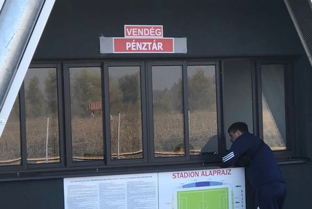 Hazai jegyek a vendégpénztárban