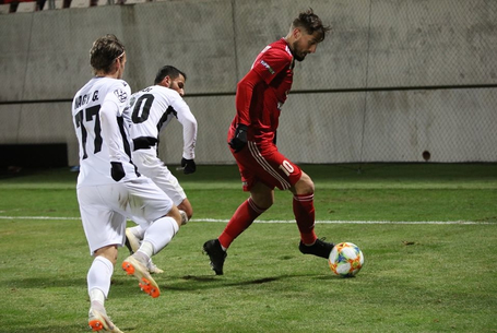 A Honvéd ellen háromból három