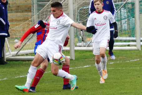 Öt csapatunk a dobogón, azokból egy az élen