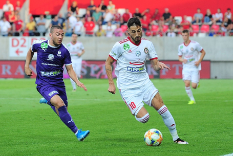 Harminckilenc ezreden múlott