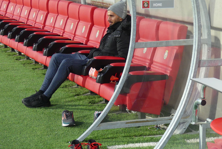 Nyitva marad számára az ajtó