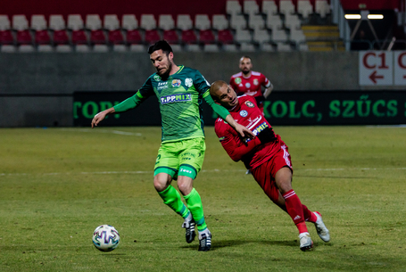 Hárman az első ötben