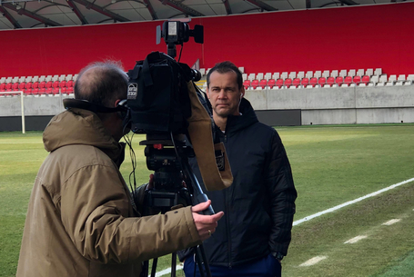 Nyolc perc a Sporthíradóban