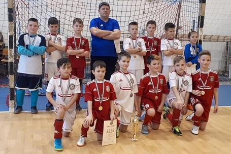 Fiataljaink nemzetközi programja