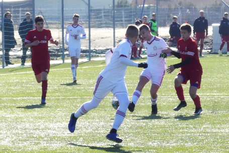 Színrelépés hazai közegben