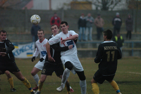 Rendőr, mozdonyvezető – gólvágó