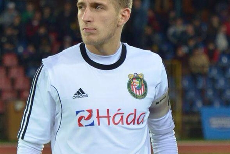 Szalagot viselt, gólt szerzett