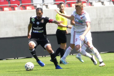 Döntetlen az első meccsen, vereség a másodikon