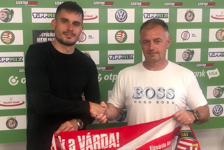 Gosztonyi András hosszabbított