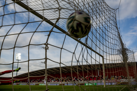 Kiállítás, gól, győzelem