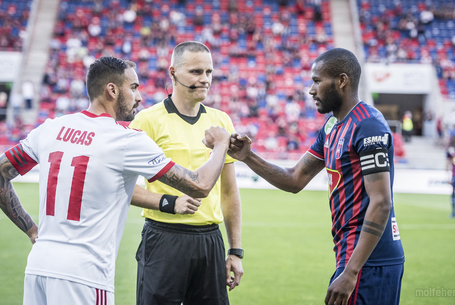 Elmaradt tizenegyes és piros lapok, lesgól