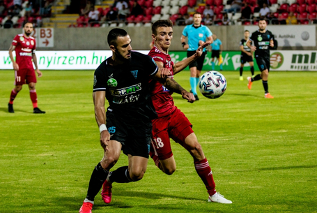 Héttel szemben egy sem