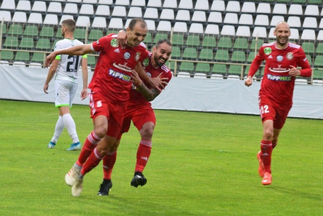 Minden fronton Cukalasz