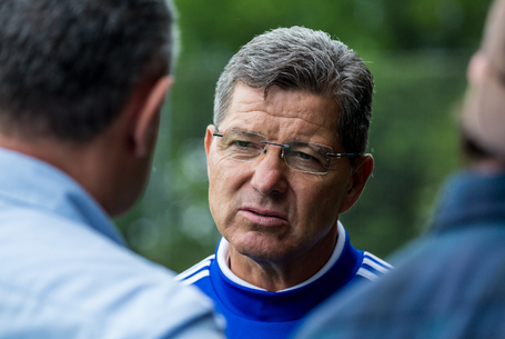 Megalkuvás nélküli futballt!