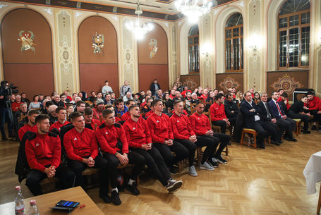 Szurkolói ankét: kedd este fél héttől