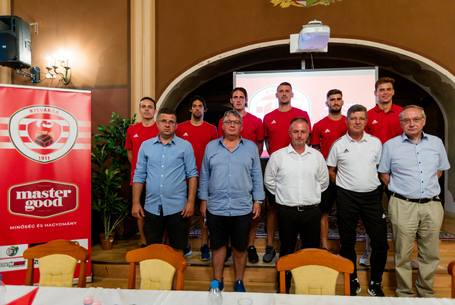 Újbóli vágy: ne legyünk a vonal alatt