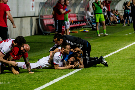 Előbb nekünk, majd nekik jött ki a lépés