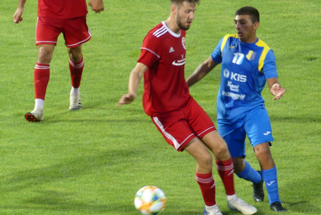 A listavezető érkezik