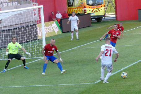 A zsinórban harmadik iksz története