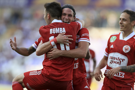 Duplázott a triplázó